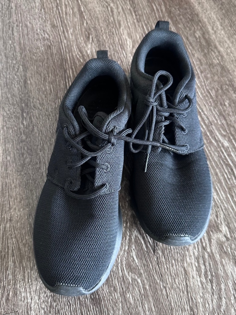 Nike black sneakers